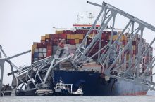 大型貨物船がボルティモア港湾の橋に衝突